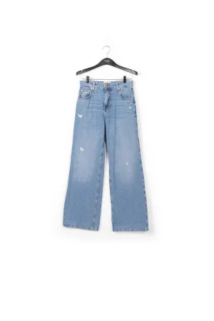 Distressed straight-leg blue jeans