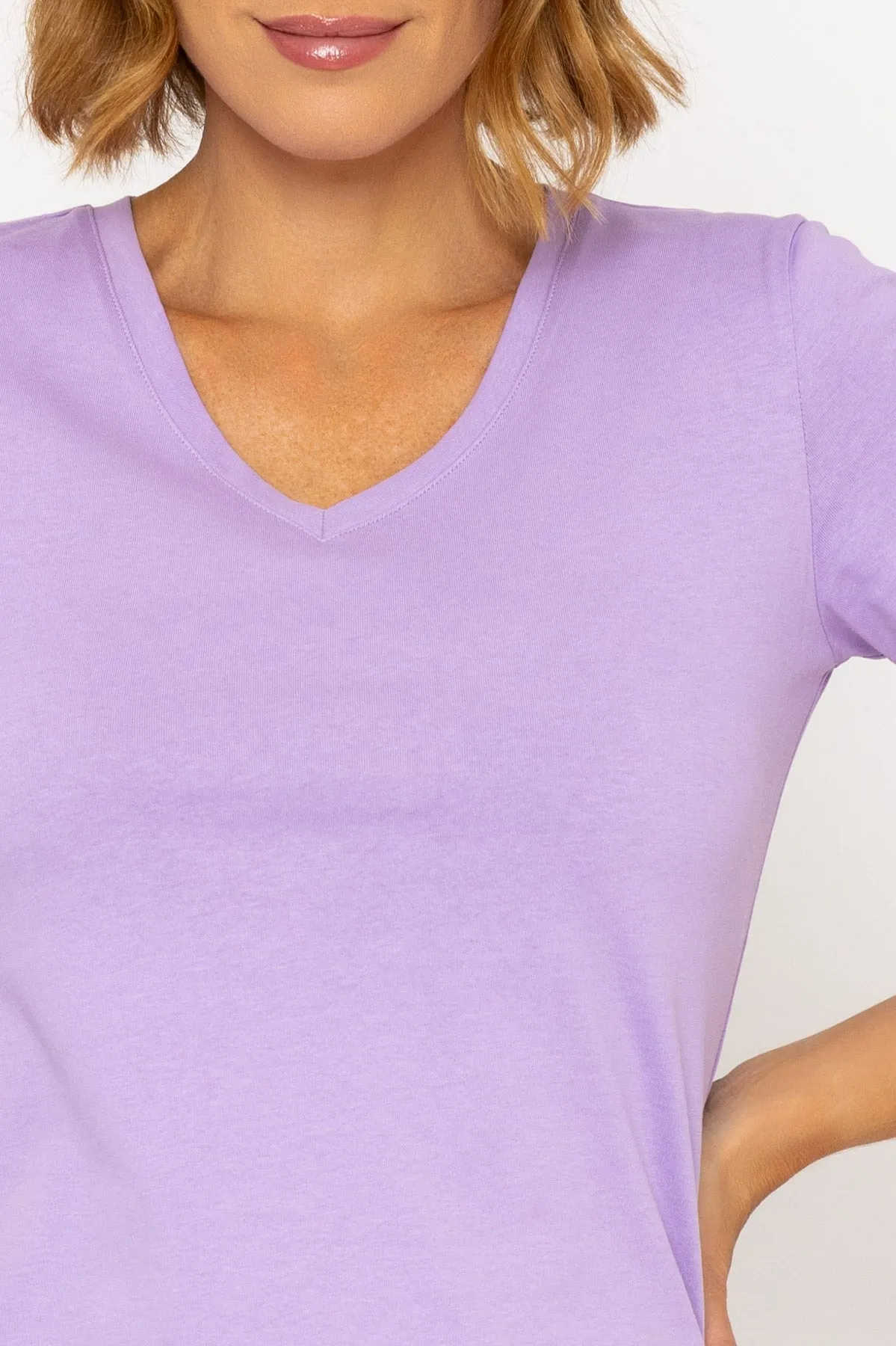 Short Sleeve V-Neck Tee in Purple
